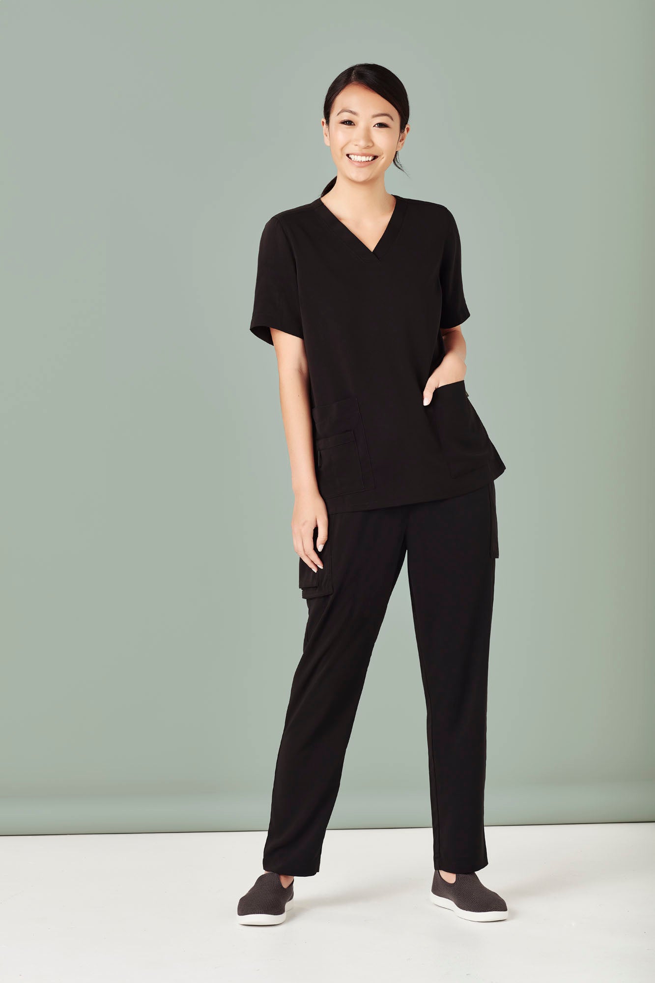 Womens Multi-Pocket Slim Leg Pant
