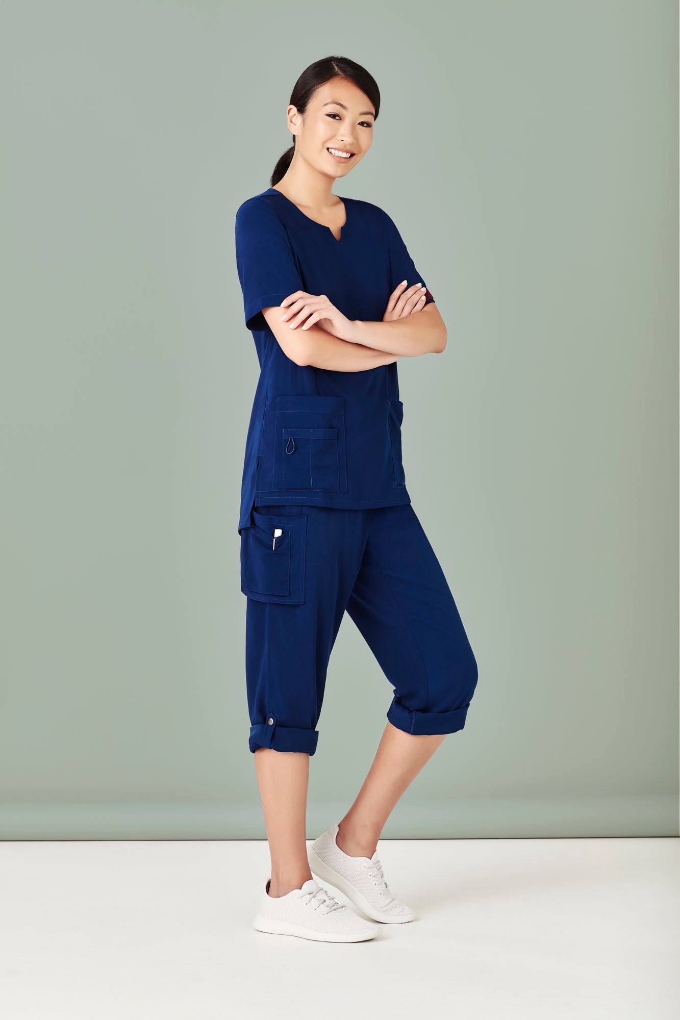 Womens Multi-Pocket Straight Leg Pant